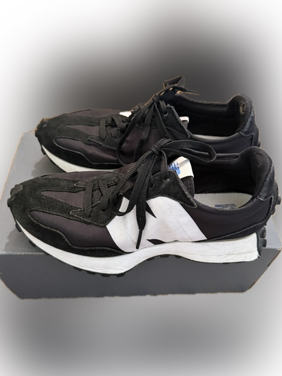 New Balance Shoes - New Balance 327 W9.5/M8